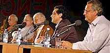  Da destra a sinistra: Miguel lvarez, Martn Hernndez, Carlos Fazio, Gustavo Iruegas e Gilberto Lpez y Rivas, relatori della conferenza (foto Jorge Luis Gonzlez)